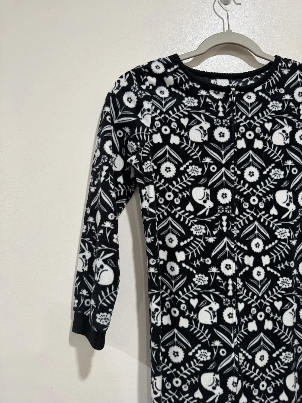 Carter’s Girls Black & White Bunny Floral Footed Fleece Pajamas Size 10/10A